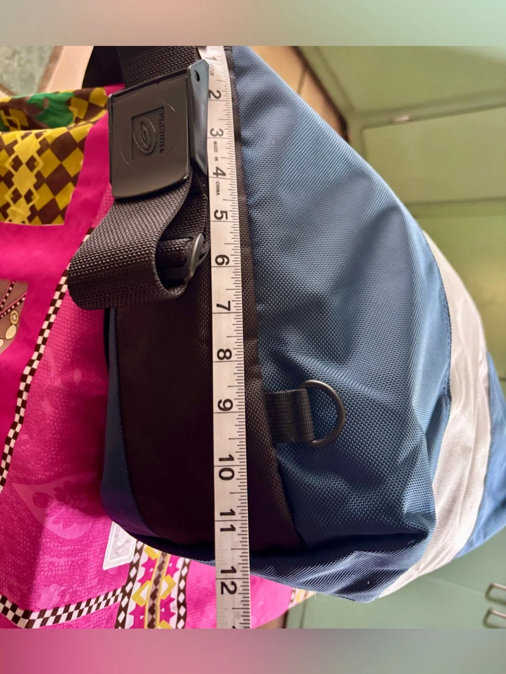 Timbuk2 classic messenger